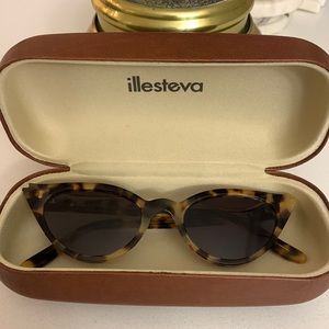 Isabella illesteva Sunglasses - Tortoise